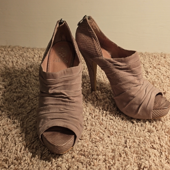 Edgy Vince Camuto Leather Peep-Toe Bootie Heels in Taupe EUC Size 10 (#0718) - Picture 3 of 16